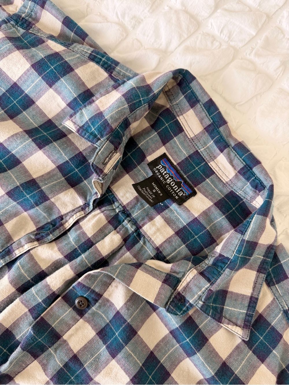 Patagonia womens Blue & White Plaid Flannel Shirt